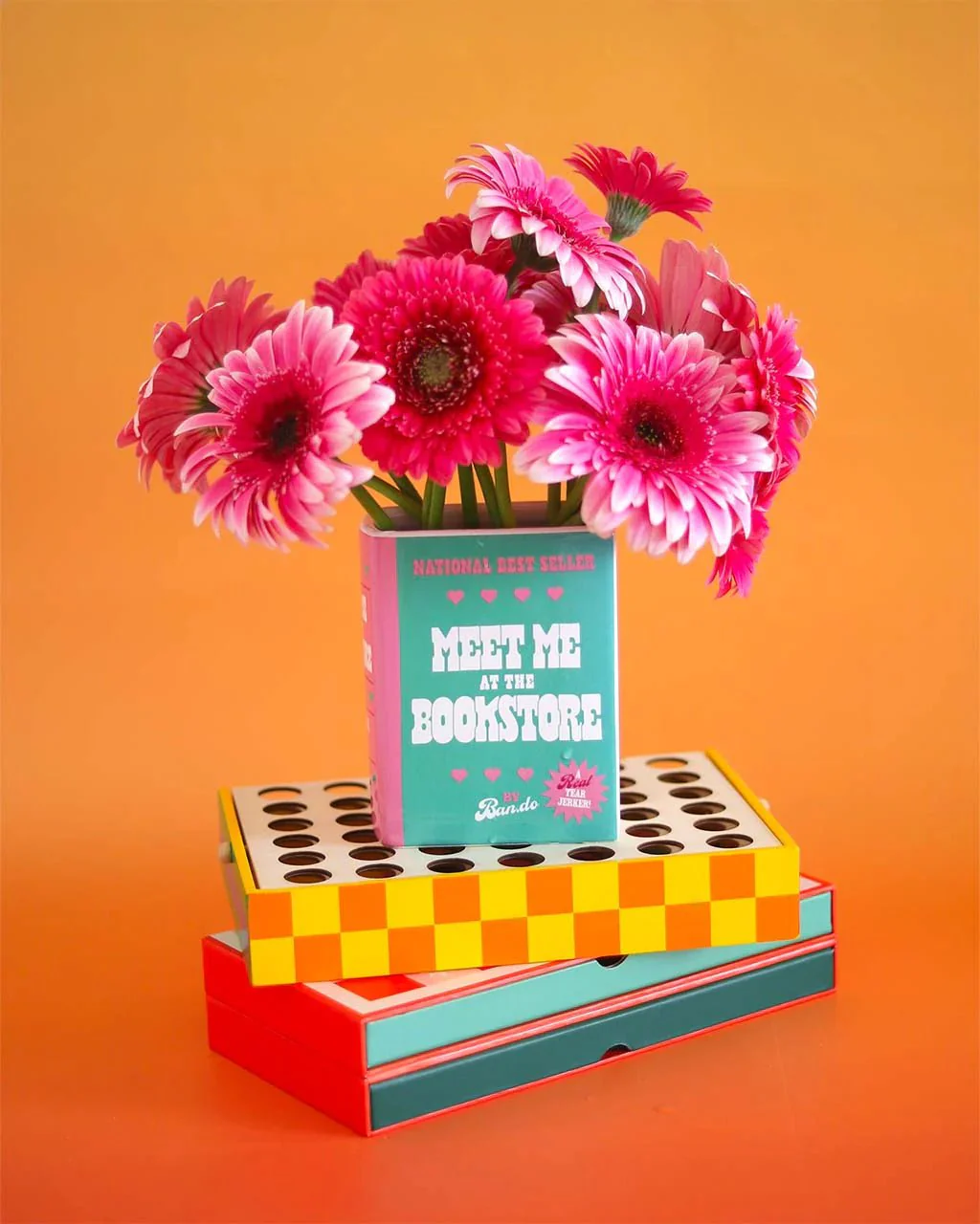 ban.do Book Vase – Meet Me at the Bookstore - Image 3