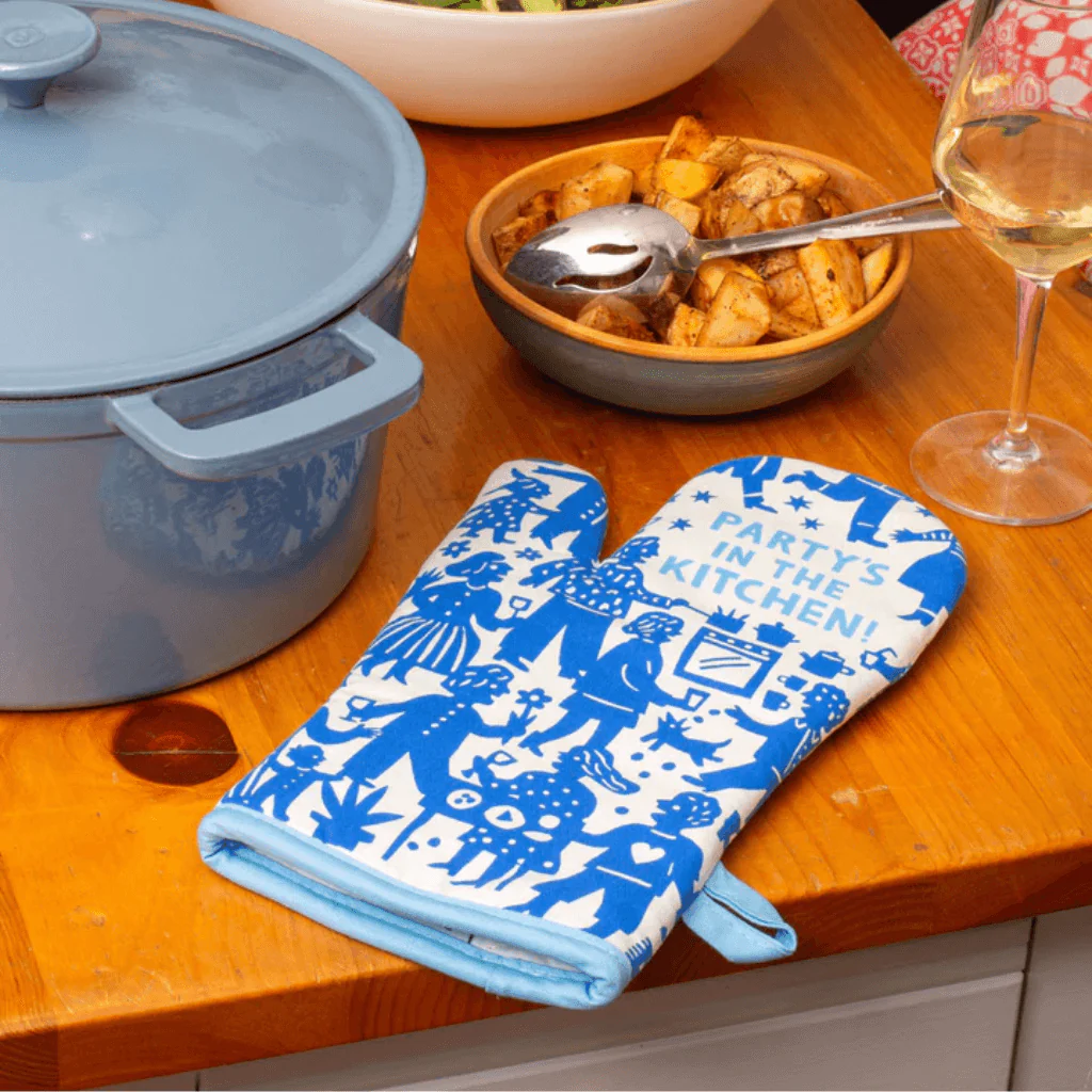 Blue Q Party’s In The Kitchen Oven Mitt | Funny Oven Glove - Image 3