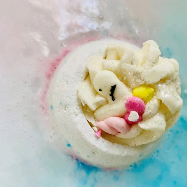 Bomb Cosmetics Unicorns & Halos Bath Blaster - Image 2