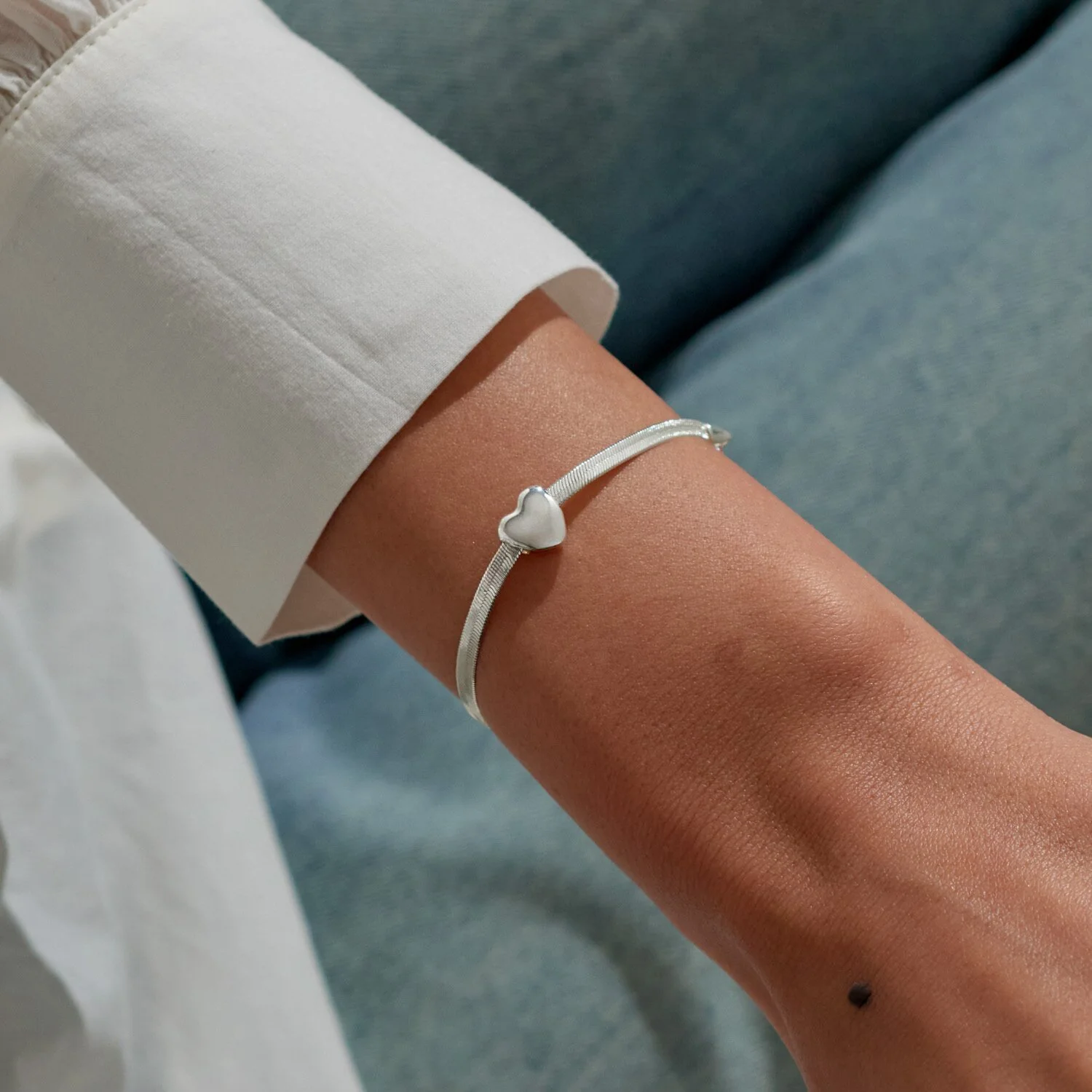 Joma Jewellery - Bracelet Bar Heart Snake Chain Bracelet - Image 3