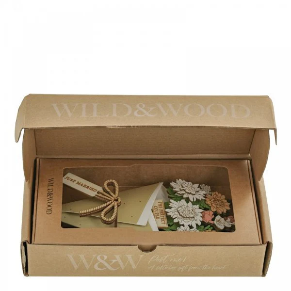 Just Married 3D Flower Figurine Card - Image 8