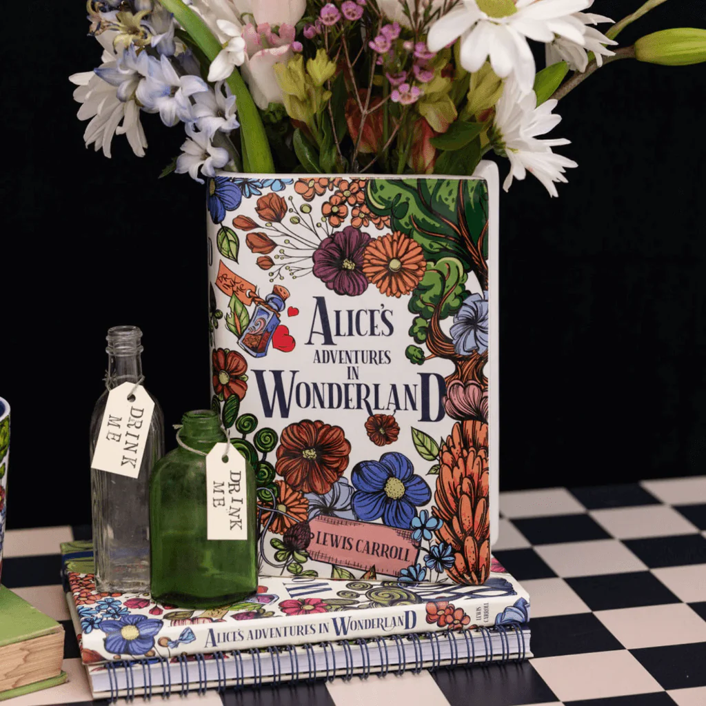 Large Book Vase – Alice’s Adventures in Wonderland - Image 7