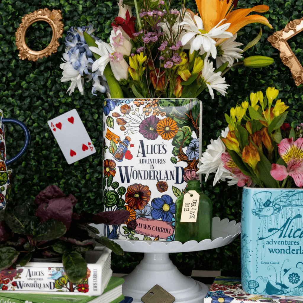 Large Book Vase – Alice’s Adventures in Wonderland - Image 9