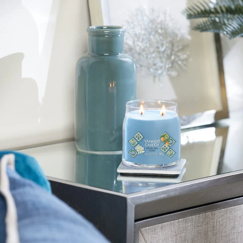 Yankee Candle Signature Medium Jar Candle - Azure Sky - Image 2